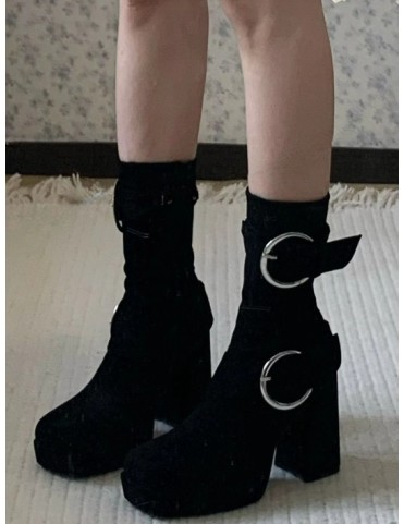 Bottines noires à talons carrés et bout carré