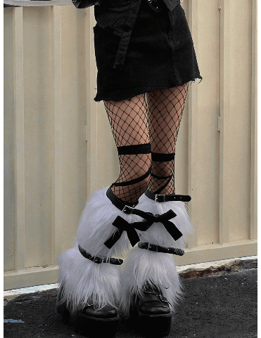 Chaussettes montantes en polaire blanche avec nœir noir