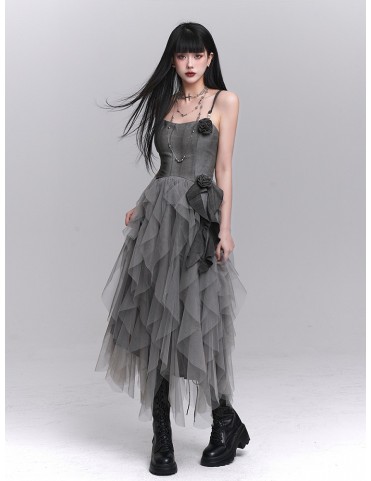 Robe nuisette gothique grise en tulle avec accents roses et volants dé
