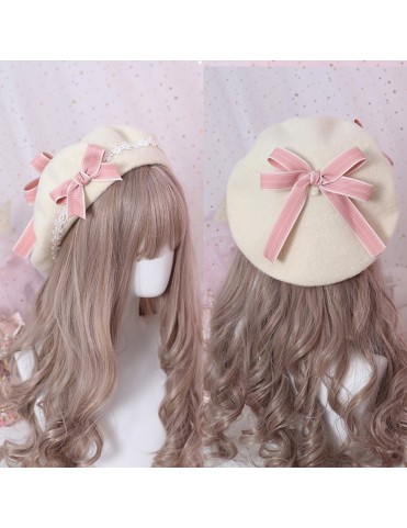 Béret en dentelle blanche avec nœud rose/bleu marine