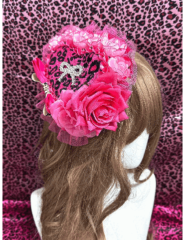 Chapeau cœur style Gyaru Showa en rose/rouge et imprimé léopard