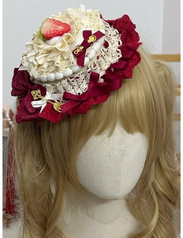 Mini chapeau en dentelle fraise rouge et blanc avec pinces