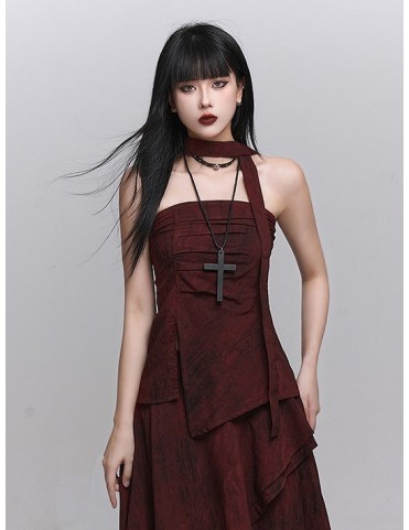 Haut bustier rouge gothique épaules dénudées avec fronces et lanières