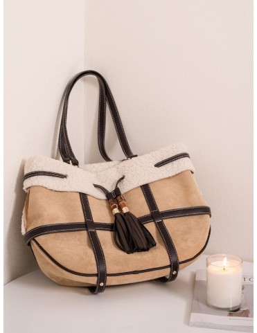 Sac cabas marron bordé de fausse fourrure avec nœuds décoratifs en bam