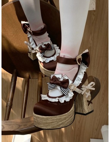 Plateformes Mary Janes marron, ambiance Alice au Pays des Merveilles