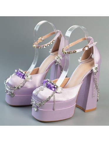 Escarpins violets à bride cheville, ornés de strass et chaîne amovible